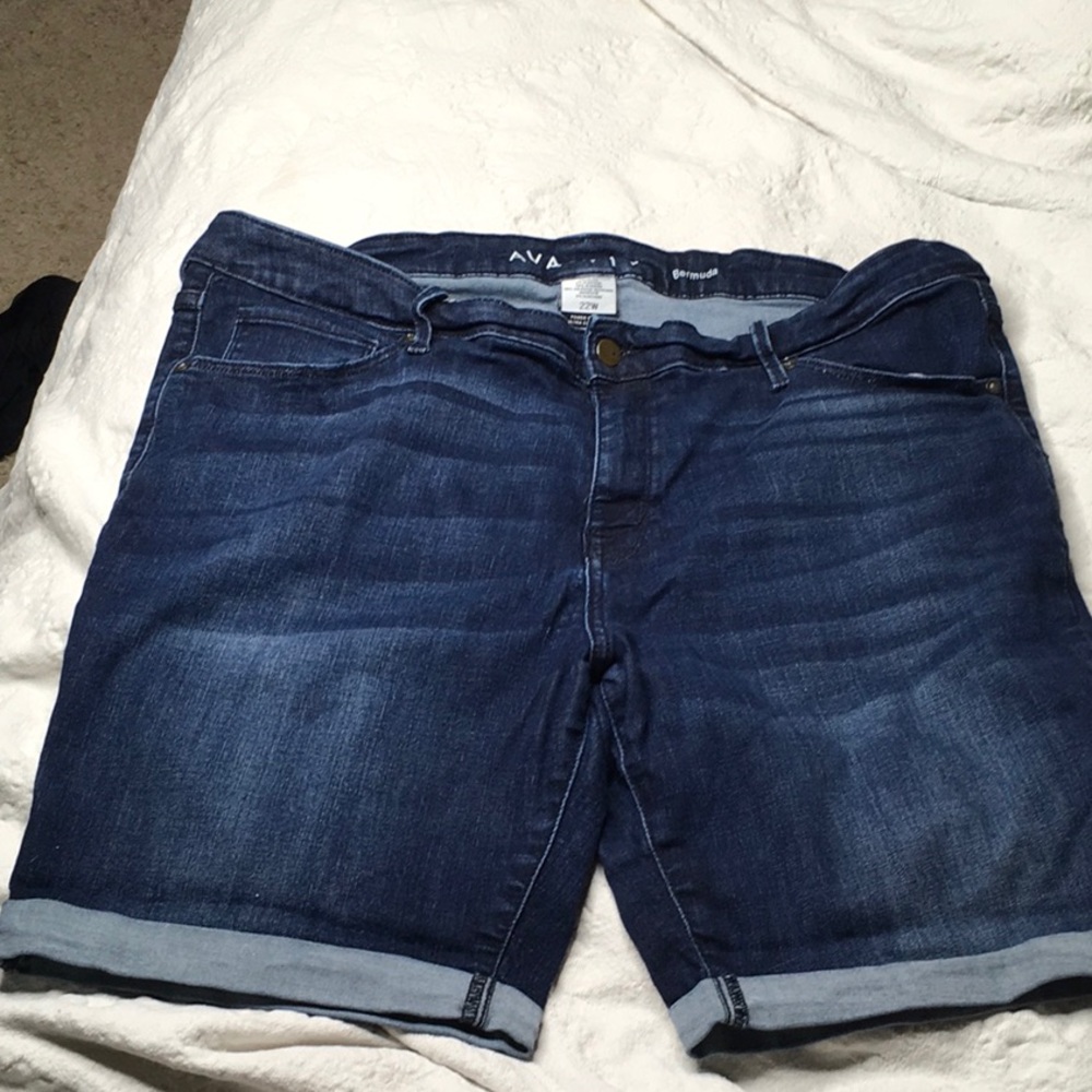 Ava Viv (Target) Bermuda short